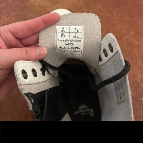 Doc Martens *FINAL PRICE* - Picture 2 of 5